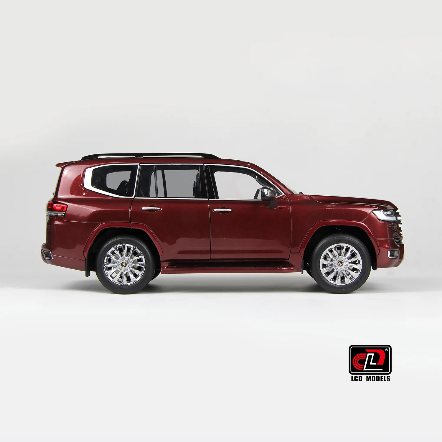 LCD Toyota Land Cruiser 300-ZX Dark Red 1:18 - Image 5