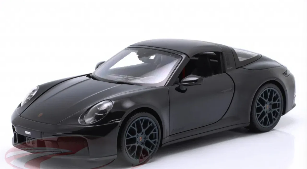 Maisto Porsche 911 992.2 Targa 4 GTS Hybrid Black 1:18