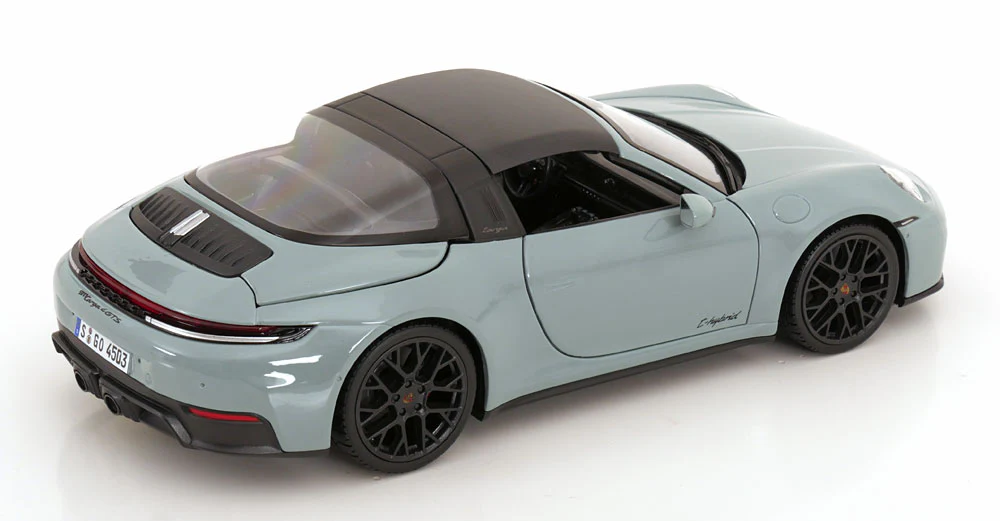 Maisto Porsche 911 992.2 Targa 4 GTS Hybrid Gray Green 1:18 - Image 3
