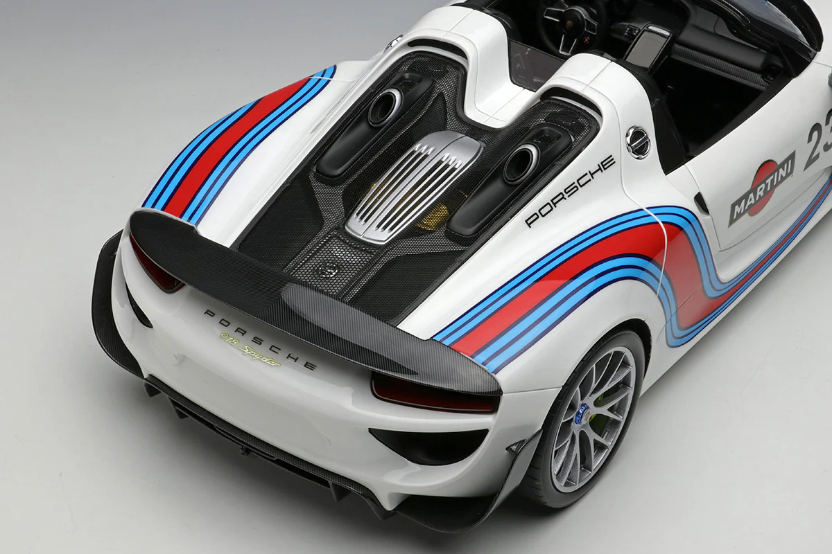 Make Up Co., Ltd / Eidolon 2011 Porsche 918 Spyder Weissach Martini Livery WITH DISPLAY 1:18 - Image 4