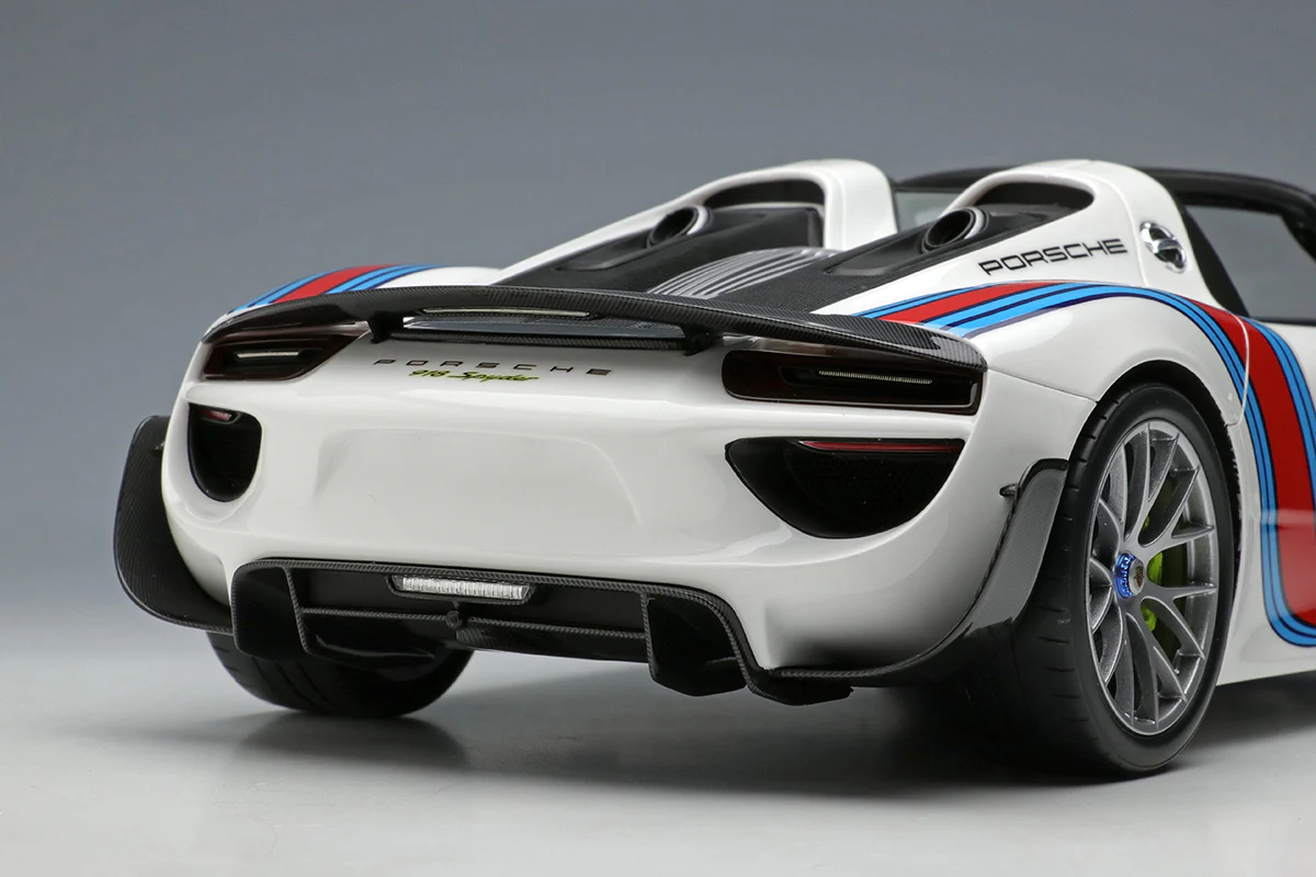 Make Up Co., Ltd / Eidolon 2011 Porsche 918 Spyder Weissach Martini Livery WITH DISPLAY 1:18 - Image 7