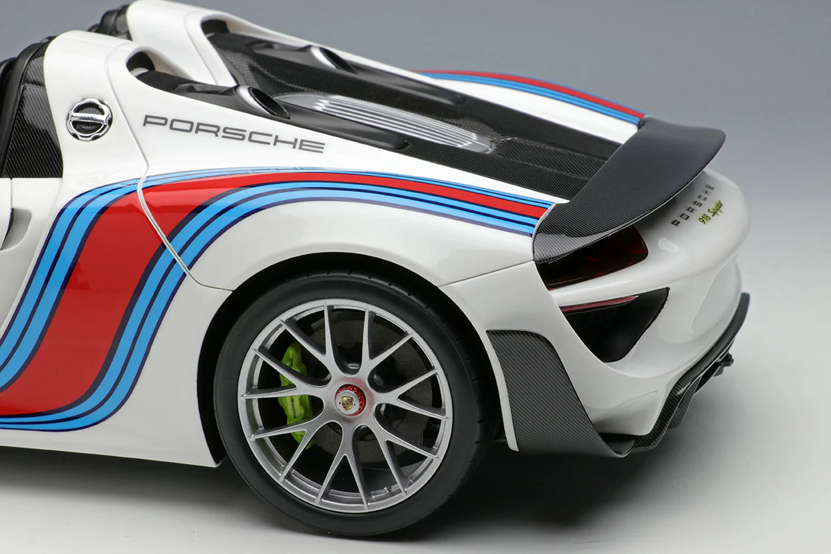 Make Up Co., Ltd / Eidolon 2011 Porsche 918 Spyder Weissach Martini Livery WITH DISPLAY 1:18 - Image 9
