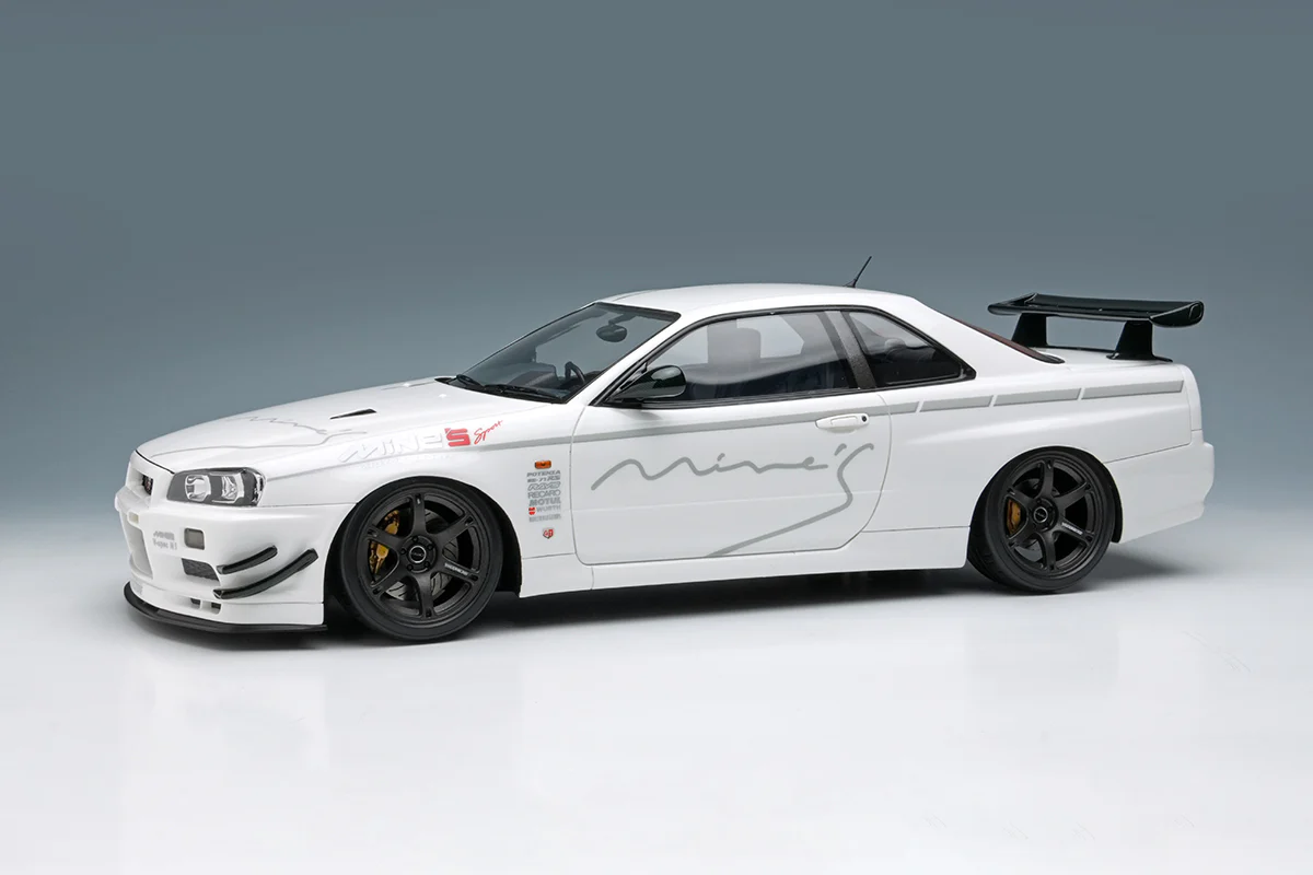 Make Up Co., Ltd / Eidolon Nissan Skyline GT-R (BNR34) V-spec N1 "Mine's" White WITH DISPLAY 1:18