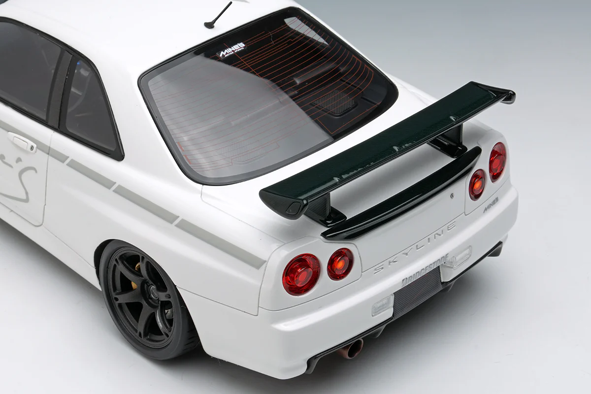 Make Up Co., Ltd / Eidolon Nissan Skyline GT-R (BNR34) V-spec N1 "Mine's" White WITH DISPLAY 1:18 - Image 5