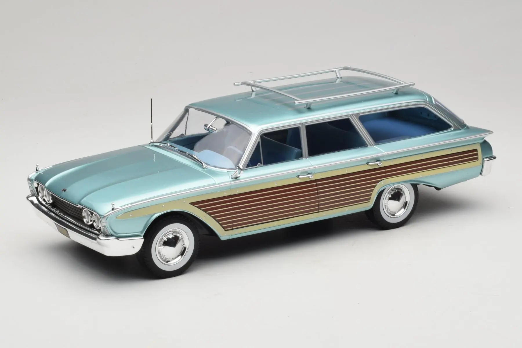MCG 1960 Ford LTD Country Squire Blue Metallic & Woodgrain 1:18