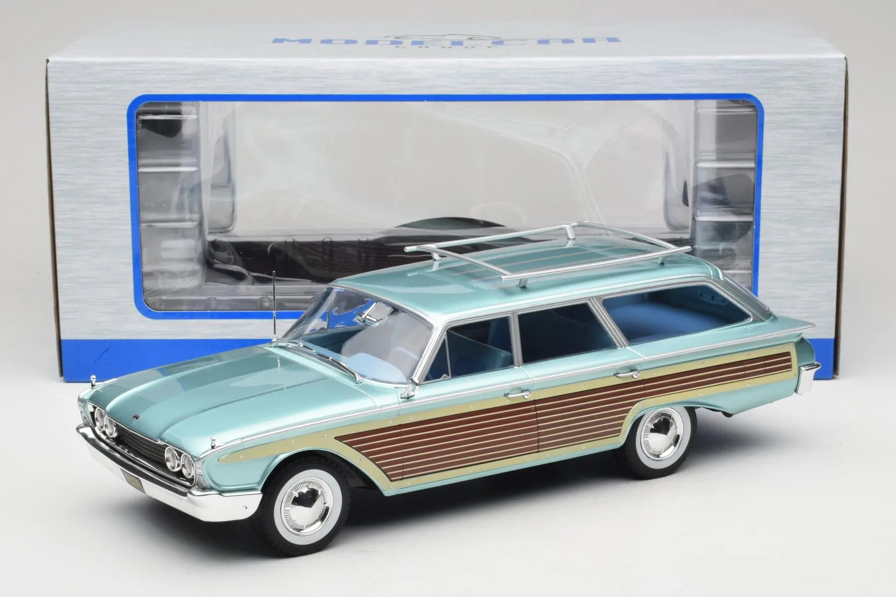 MCG 1960 Ford LTD Country Squire Blue Metallic & Woodgrain 1:18 - Image 6