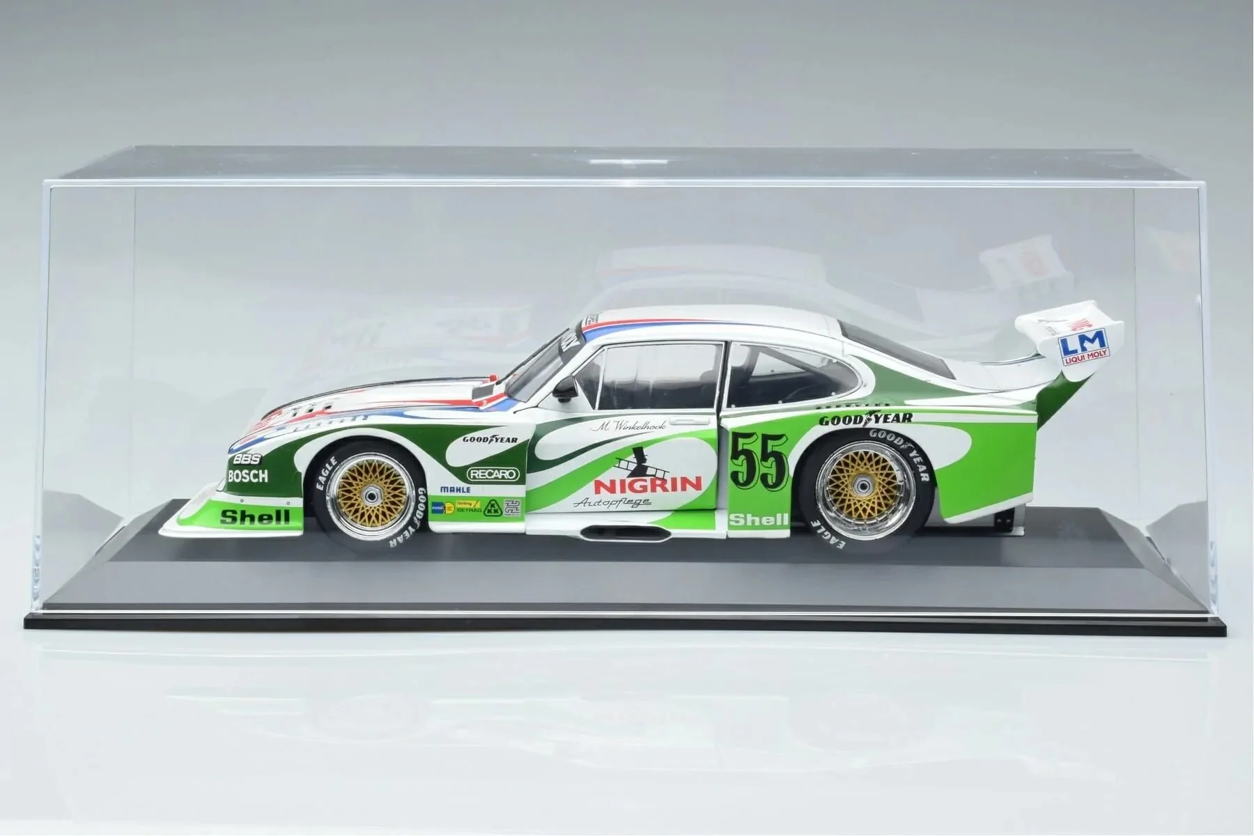 MCG Display Case Black Plastic Base 1:18 - Image 5
