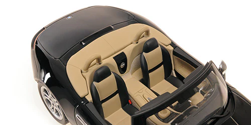 Minichamps 2000 BMW Z8 Roadster Black 1:18 - Image 5