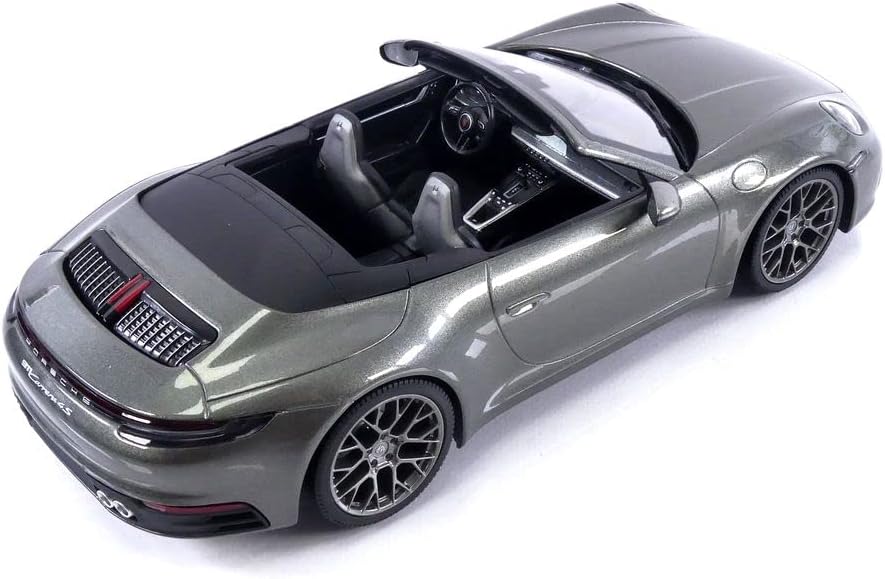 Minichamps 2019 Porsche 911 992 Carrera 4S Cabriolet Aventurine Green Metallic 1:18 SEALED - Image 2