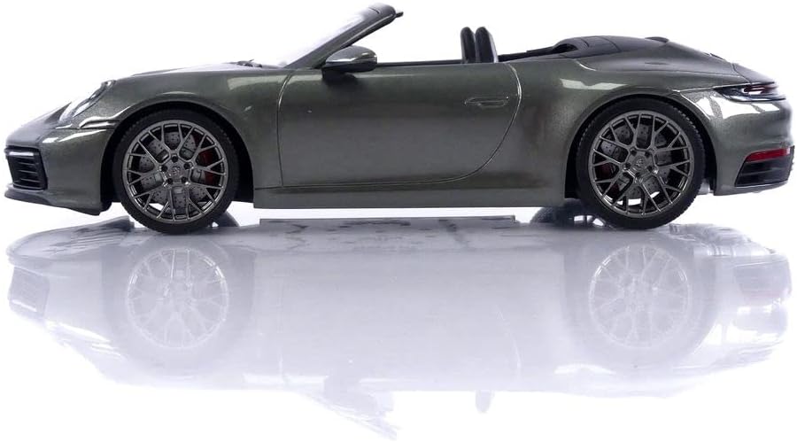 Minichamps 2019 Porsche 911 992 Carrera 4S Cabriolet Aventurine Green Metallic 1:18 SEALED - Image 3