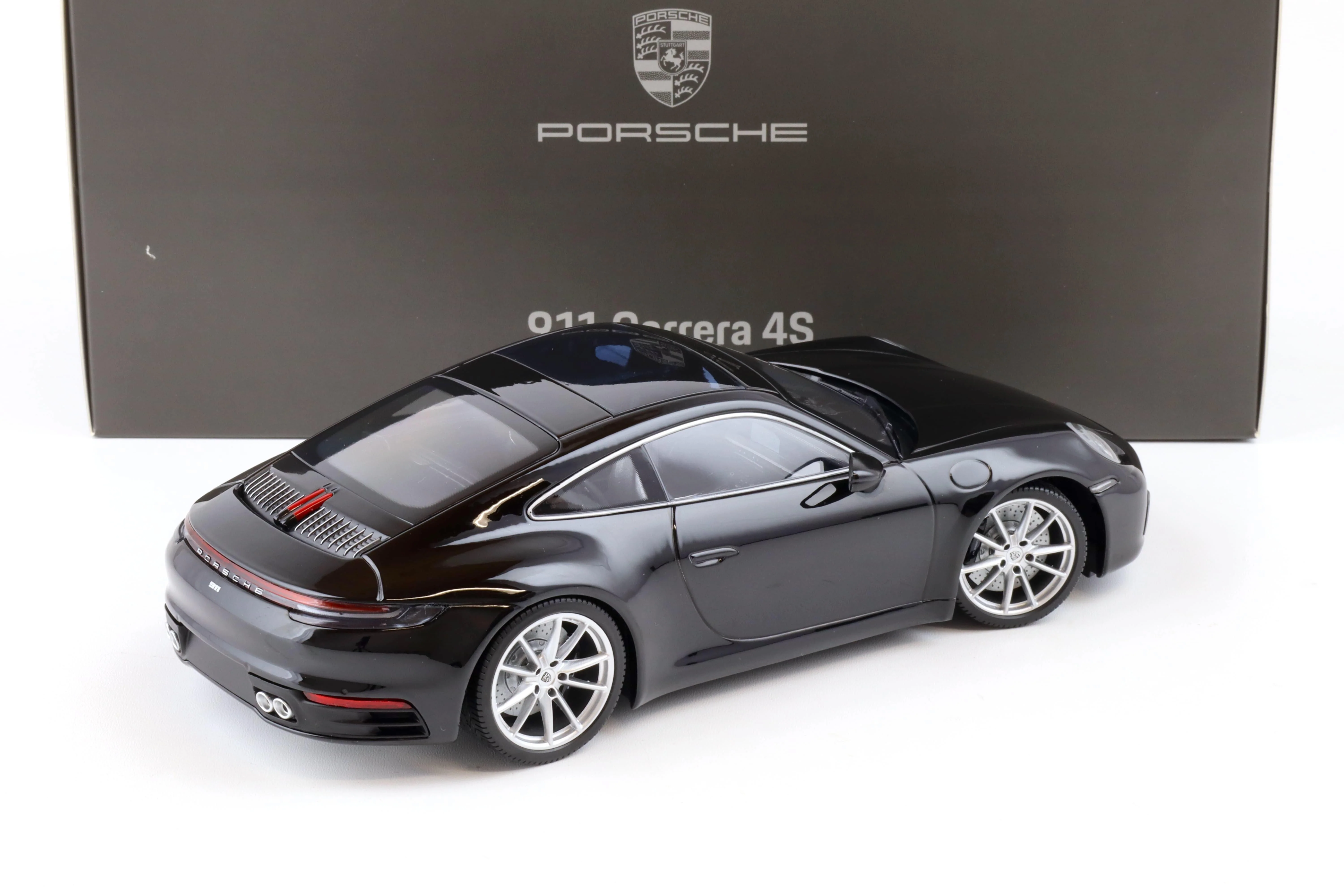 Minichamps 2022 Porsche 911 992 Carrera 4S DEALER EDITION Black 1:18 - Image 3