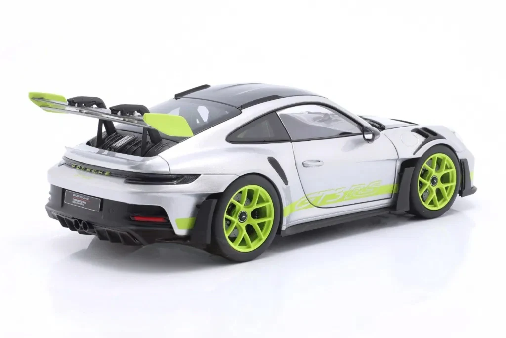 Minichamps 2022 Porsche 911 992 GT3 RS GT Silver w/ Weissach Package, Acid Green Wheels 1:18 - Image 2