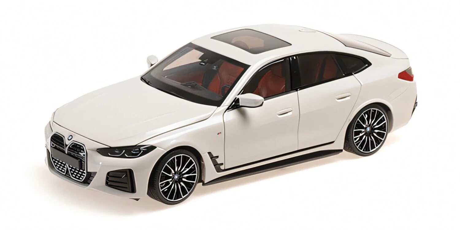 Minichamps 2022 BMW i4 (4 Series) G26 White Metallic 1:18 - Image 3