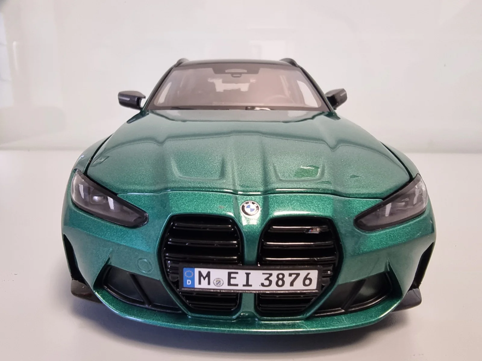 Minichamps BMW M3 Touring (G81) M Wagon Isle of Man Green Metallic 1:18 DEALER EDITION - Image 6