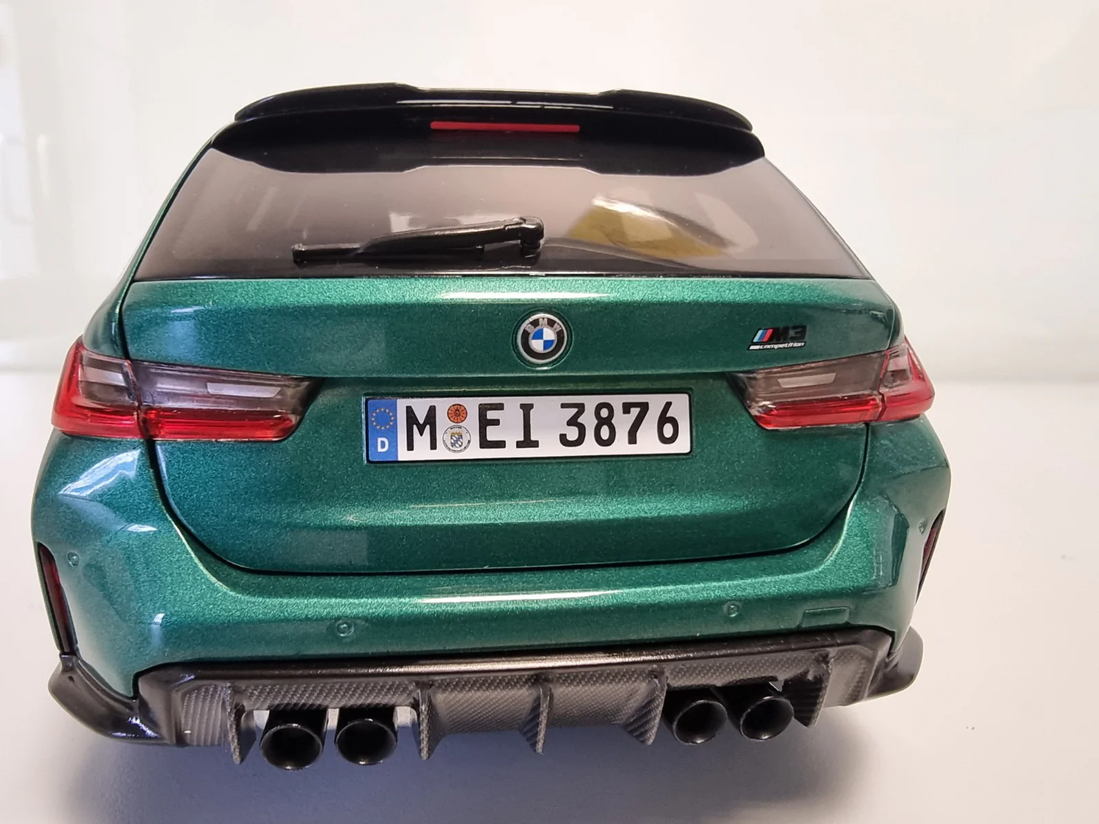 Minichamps BMW M3 Touring (G81) M Wagon Isle of Man Green Metallic 1:18 DEALER EDITION - Image 7