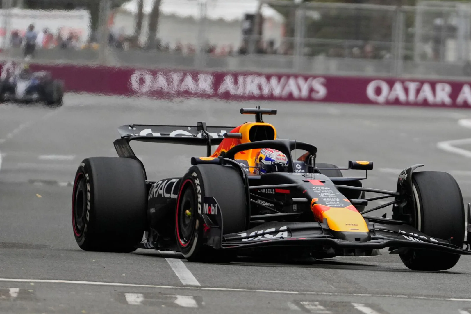 Minichamps F1 RB21 Team Oracle Red Bull Racing #1 Winner Azerbaijan GP 2025 (Verstappen) 1:18
