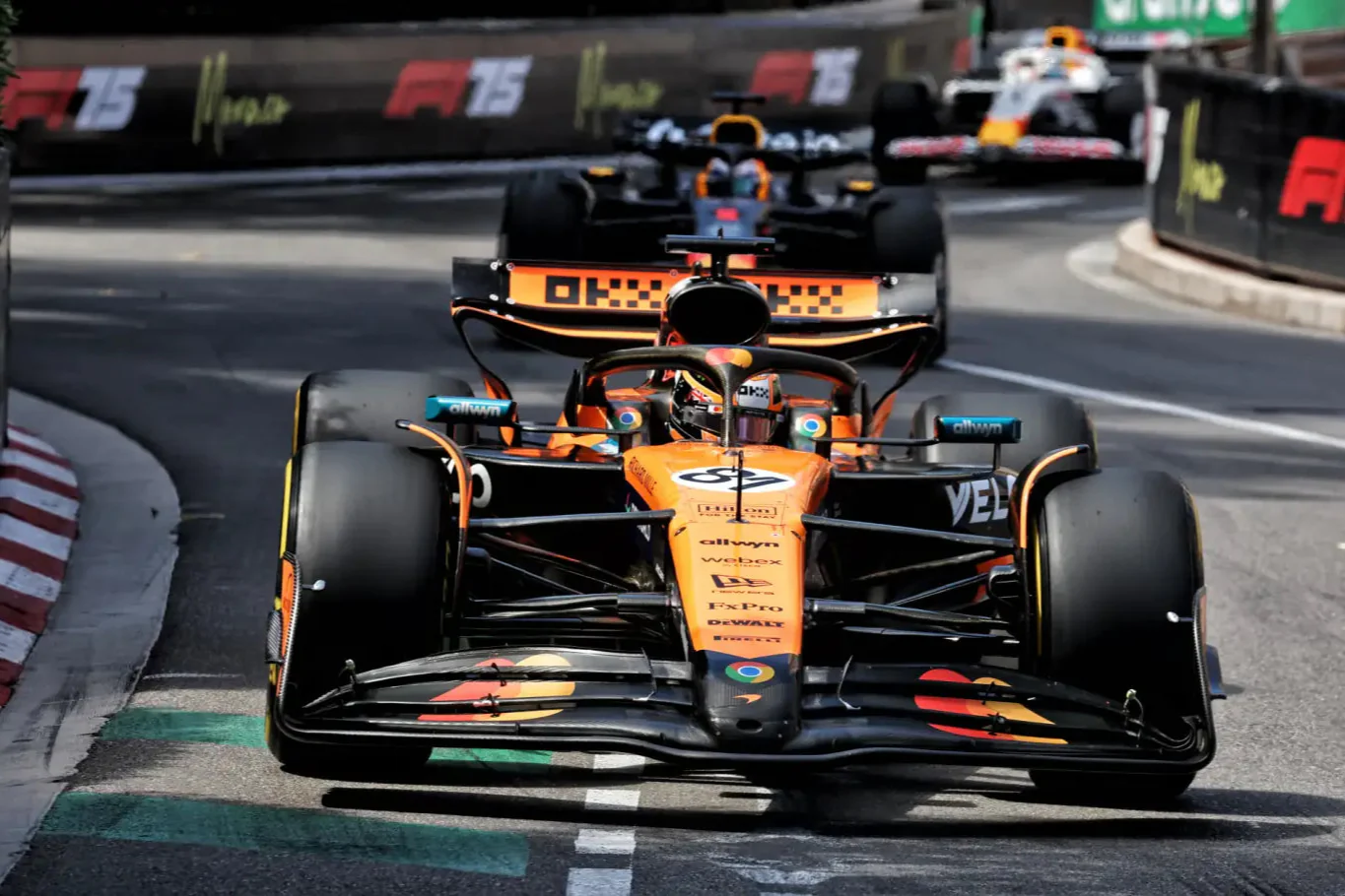 Minichamps Mclaren F1 Team MCL39 Orange O. Piastri 3rd Monaco GP 2025 1:18