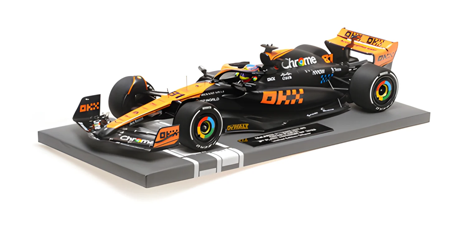 Minichamps Mclaren F1 Team MCL60 Orange O. Piastri Japanese GP 2023 1:18 - Image 2
