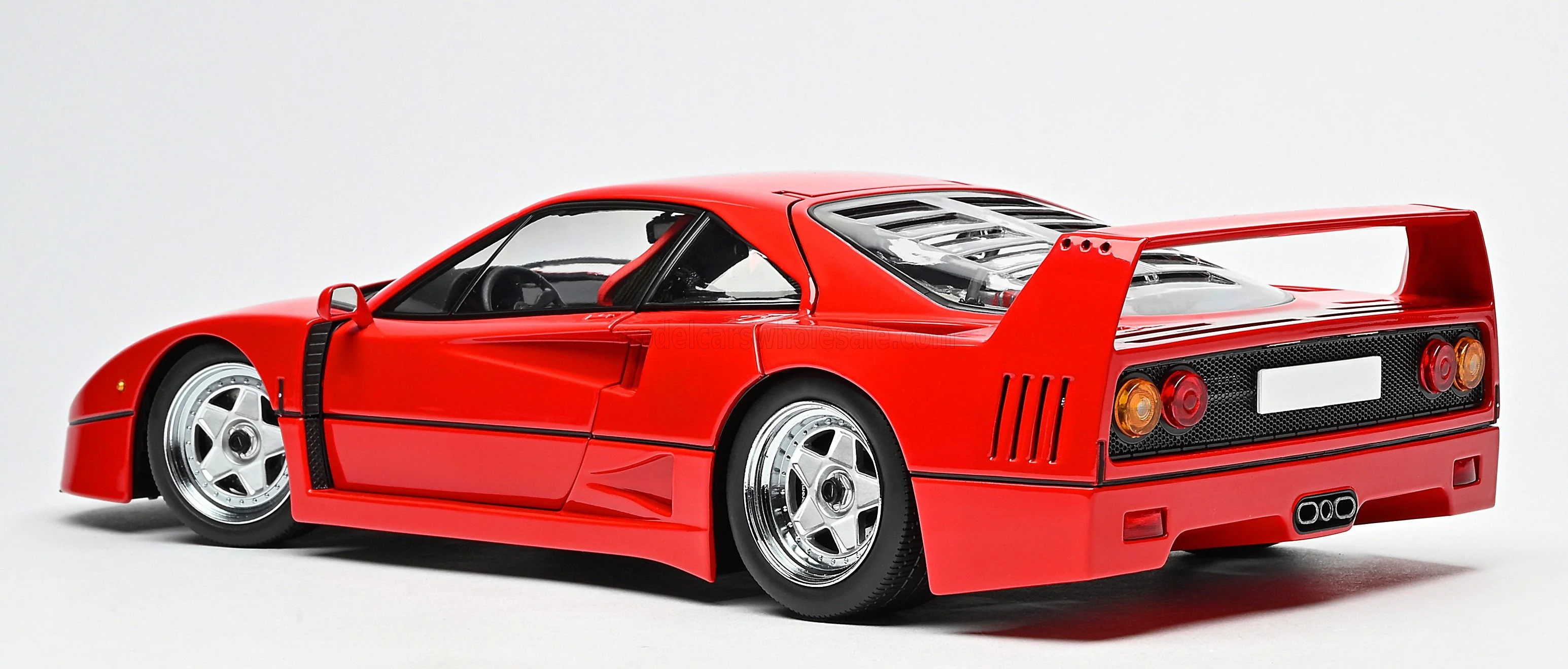 Motorhelix 1987 Ferrari F40 Rossa Corsa Red 1:18 WITH DISPLAY - Image 4