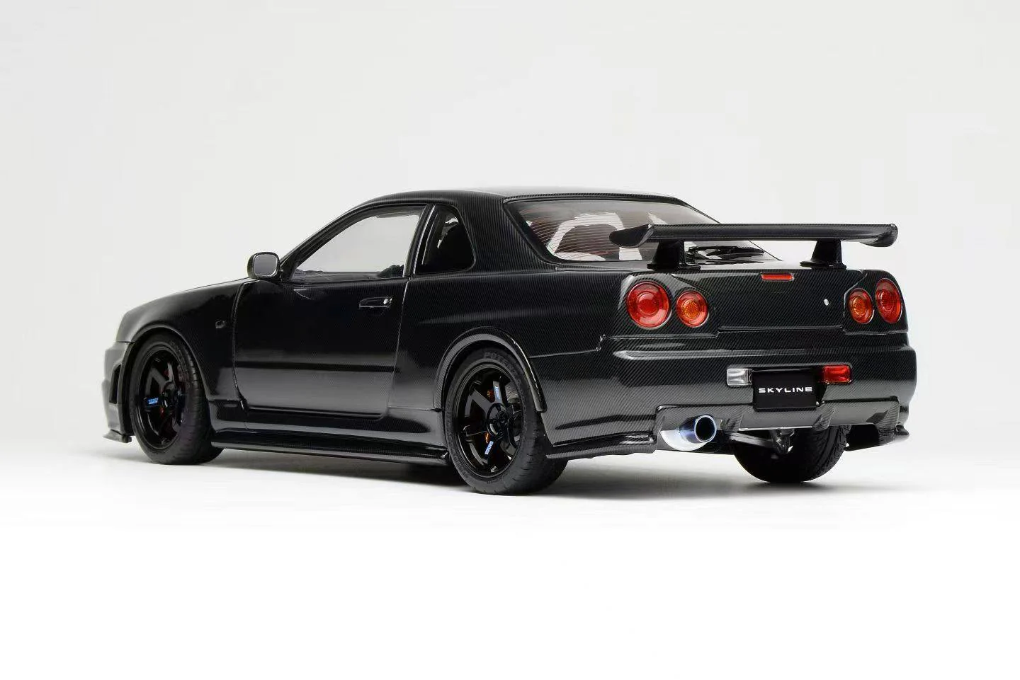 Motorhelix 1999 Nissan Skyline GT-R R34 Customized Version Full Carbon Fiber 1:18 - Image 5