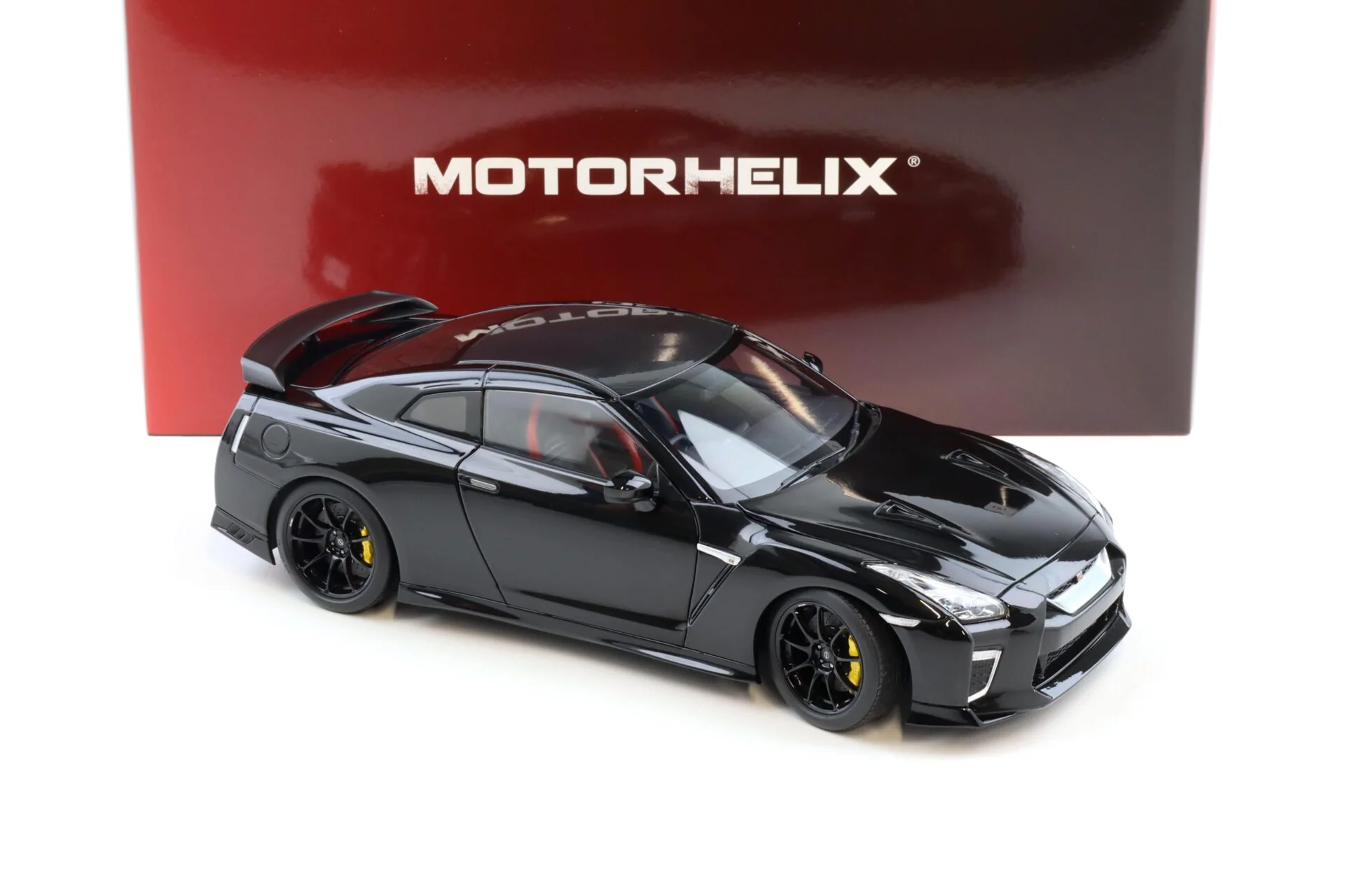 Motorhelix 2022 Nissan Skyline GT-R R35 Nismo Track Edition T-Spec Meteor Flake Black Pearl 1:18 - Image 2