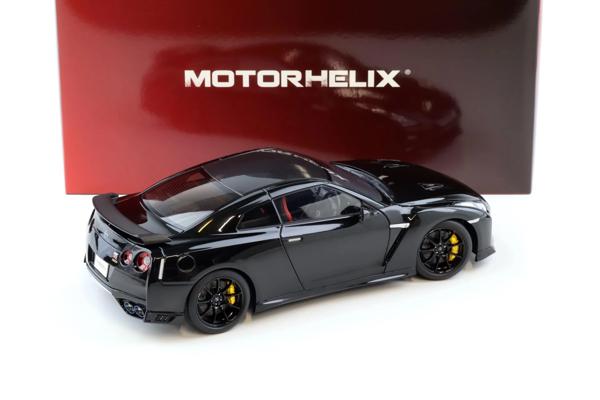 Motorhelix 2022 Nissan Skyline GT-R R35 Nismo Track Edition T-Spec Meteor Flake Black Pearl 1:18 - Image 3