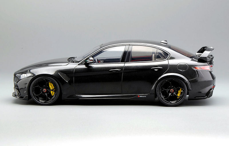Motorhelix Alfa Romeo Giulia GTAm Full Carbon Fiber 1:18 - Image 10