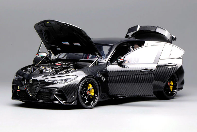 Motorhelix Alfa Romeo Giulia GTAm Full Carbon Fiber 1:18 - Image 6