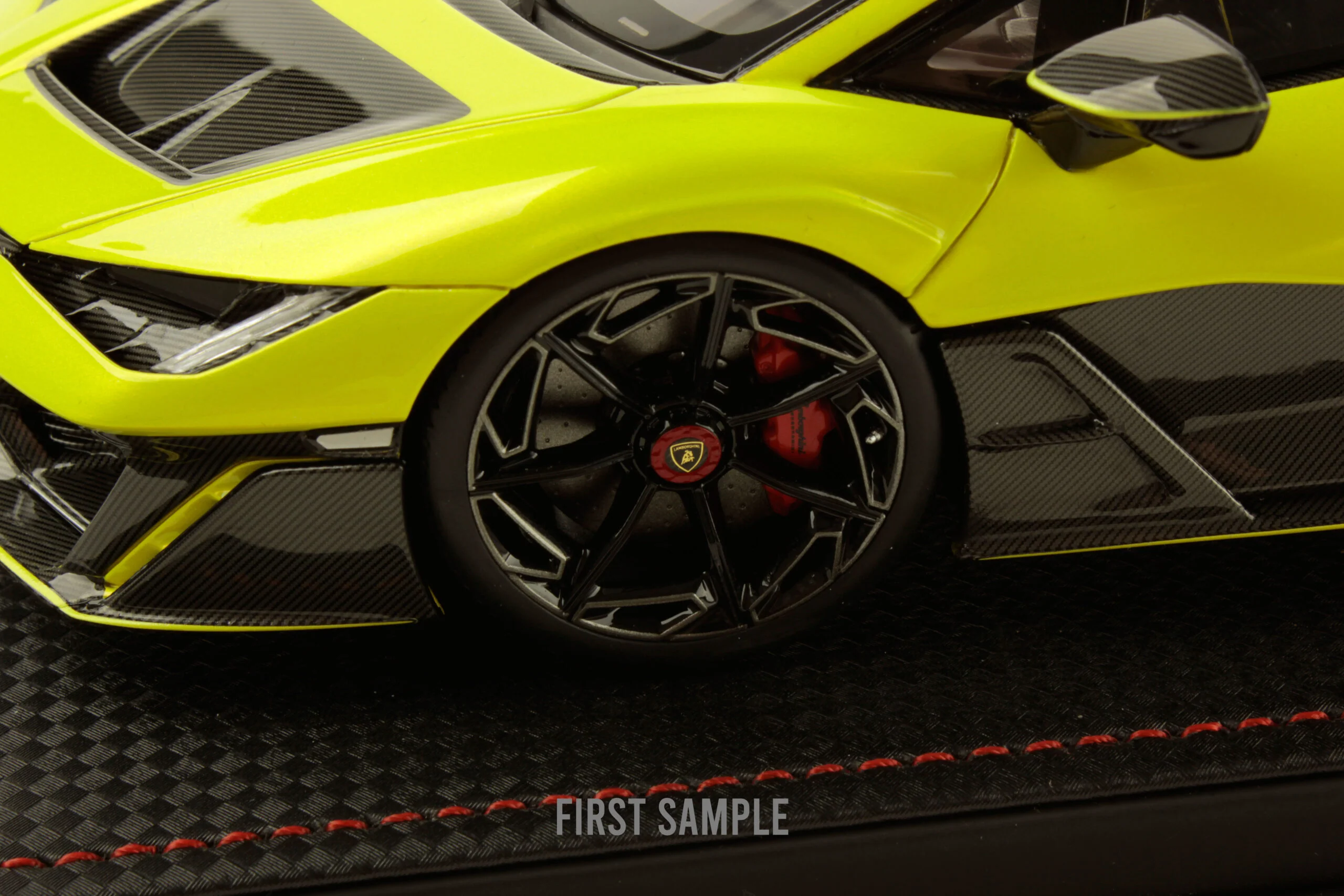 MR Models 2025 Lamborghini Fenomeno Giallo Crius (Yellow/Black) WITH DISPLAY 1:18 - Image 6