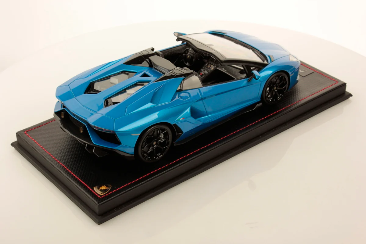 MR Models Lamborghini Aventador LP 780-4 Ultimae Roadster Blu Tawaret 1:18 WITH DISPLAY - Image 2