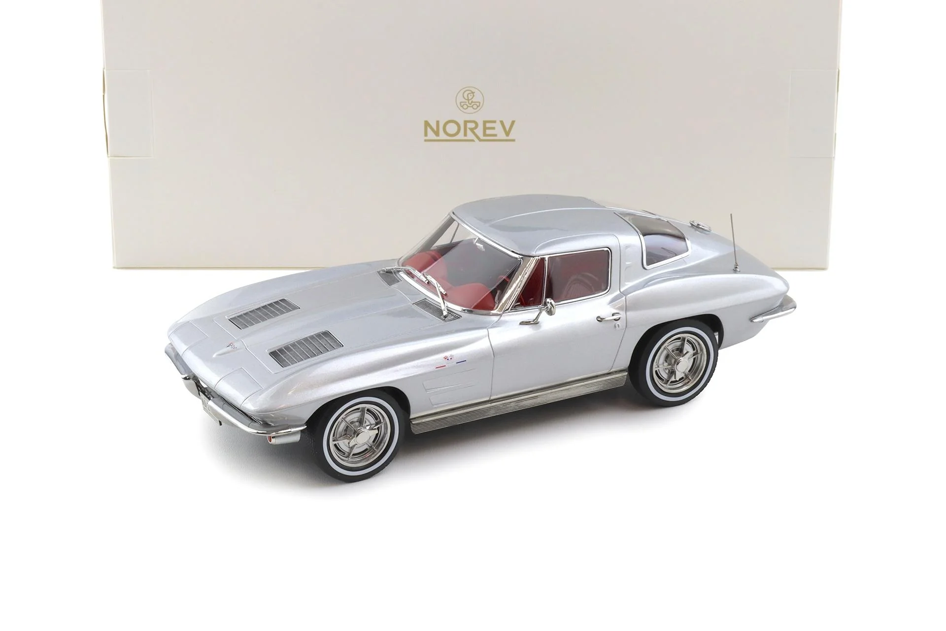 Norev 1963 Chevy Corvette C2 Stingray Sebring Silver 1:18
