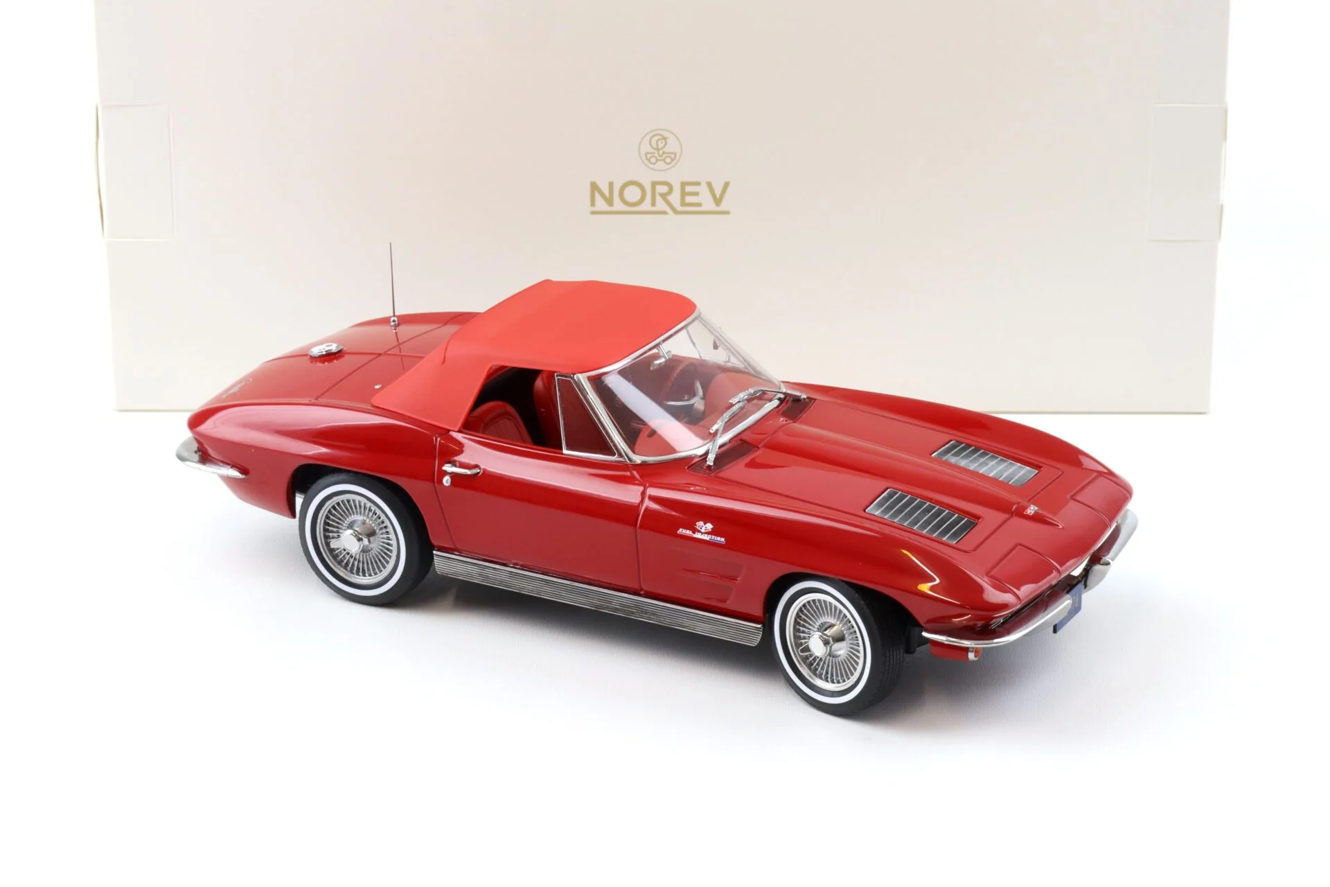 Norev 1963 Chevy Corvette C2 Stingray Cabriolet (Convertible) Riverside Red 1:18 - Image 2