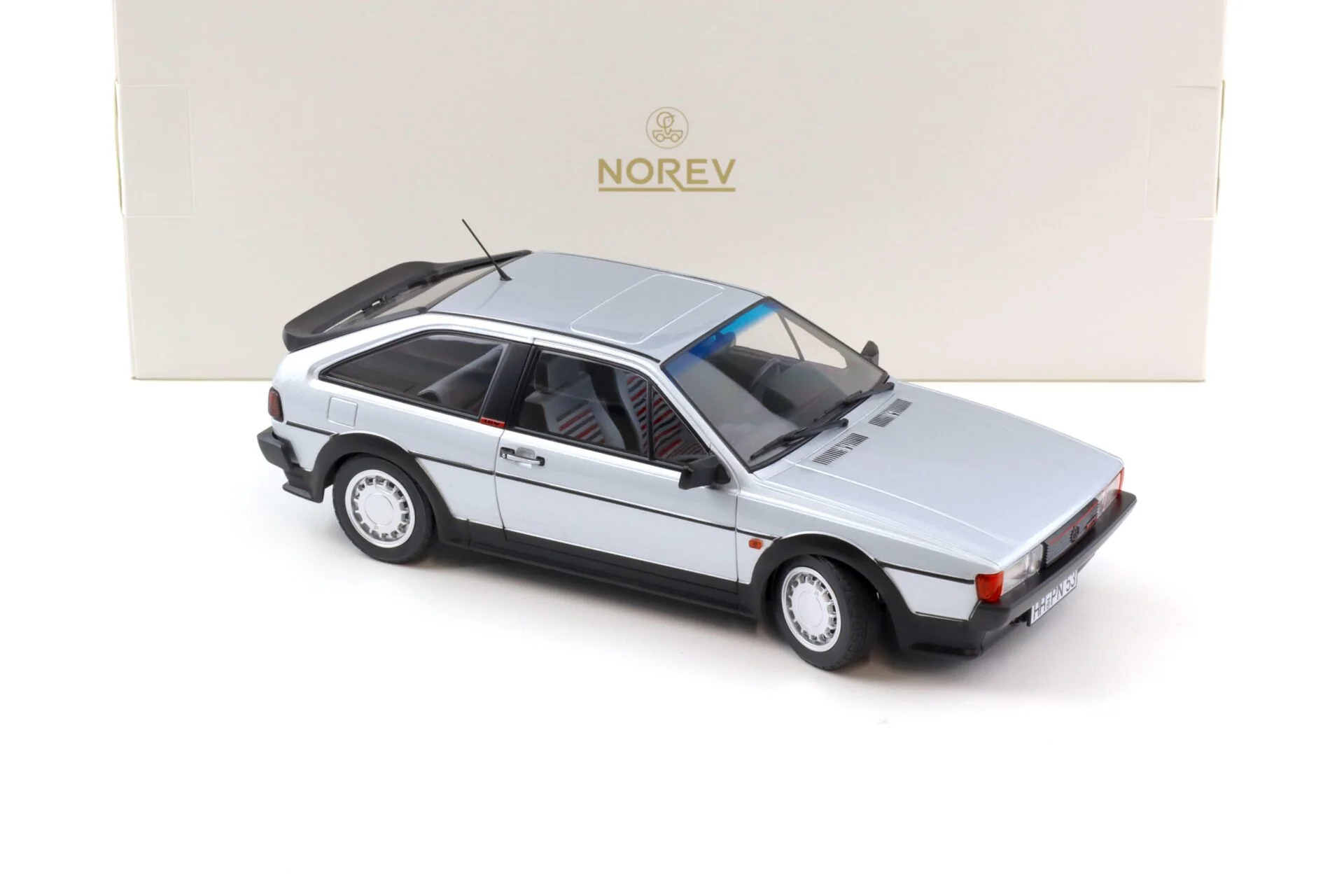 Norev 1988 Volkswagen Scirocco 2 GTX 16V Silver 1:18 - Image 2