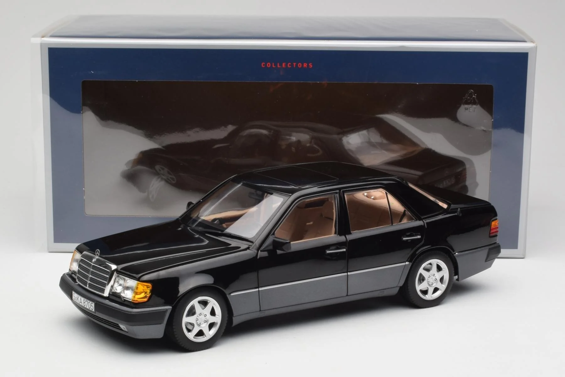 Norev 1990 Mercedes-Benz E Class 500E (W124) Black 1:18 - Image 12