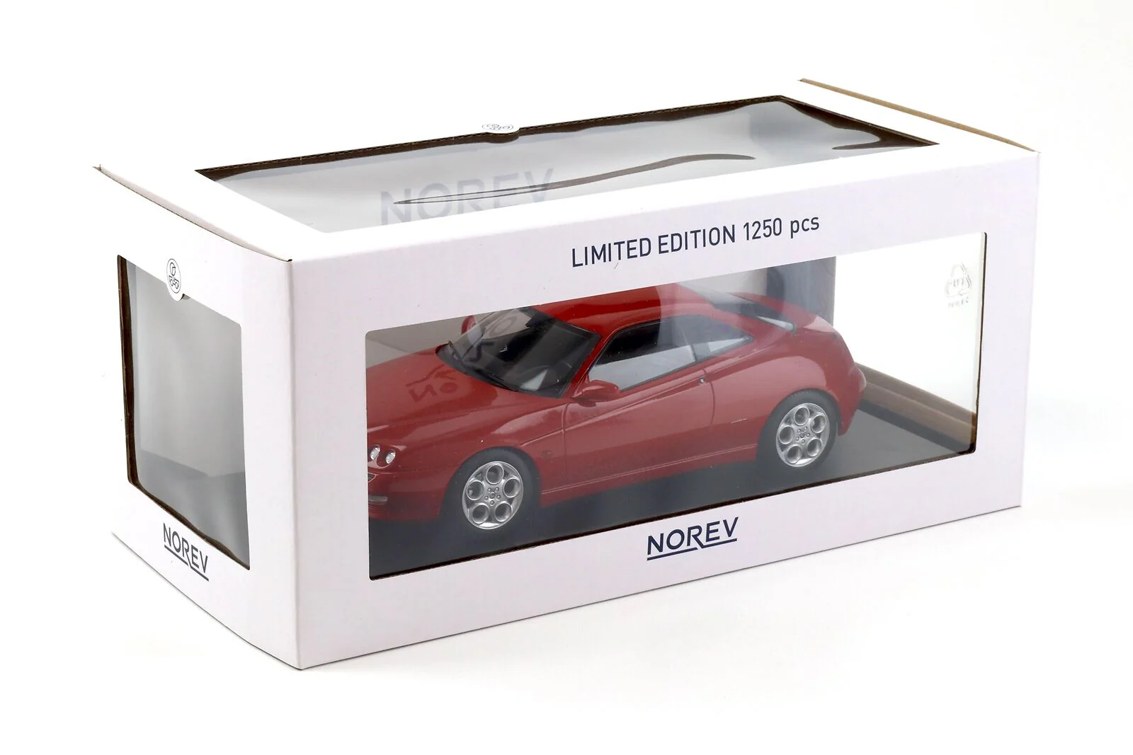 Norev 1999 Alfa Romeo GTV Coupe 2.0 16v Red 1:18 - Image 4
