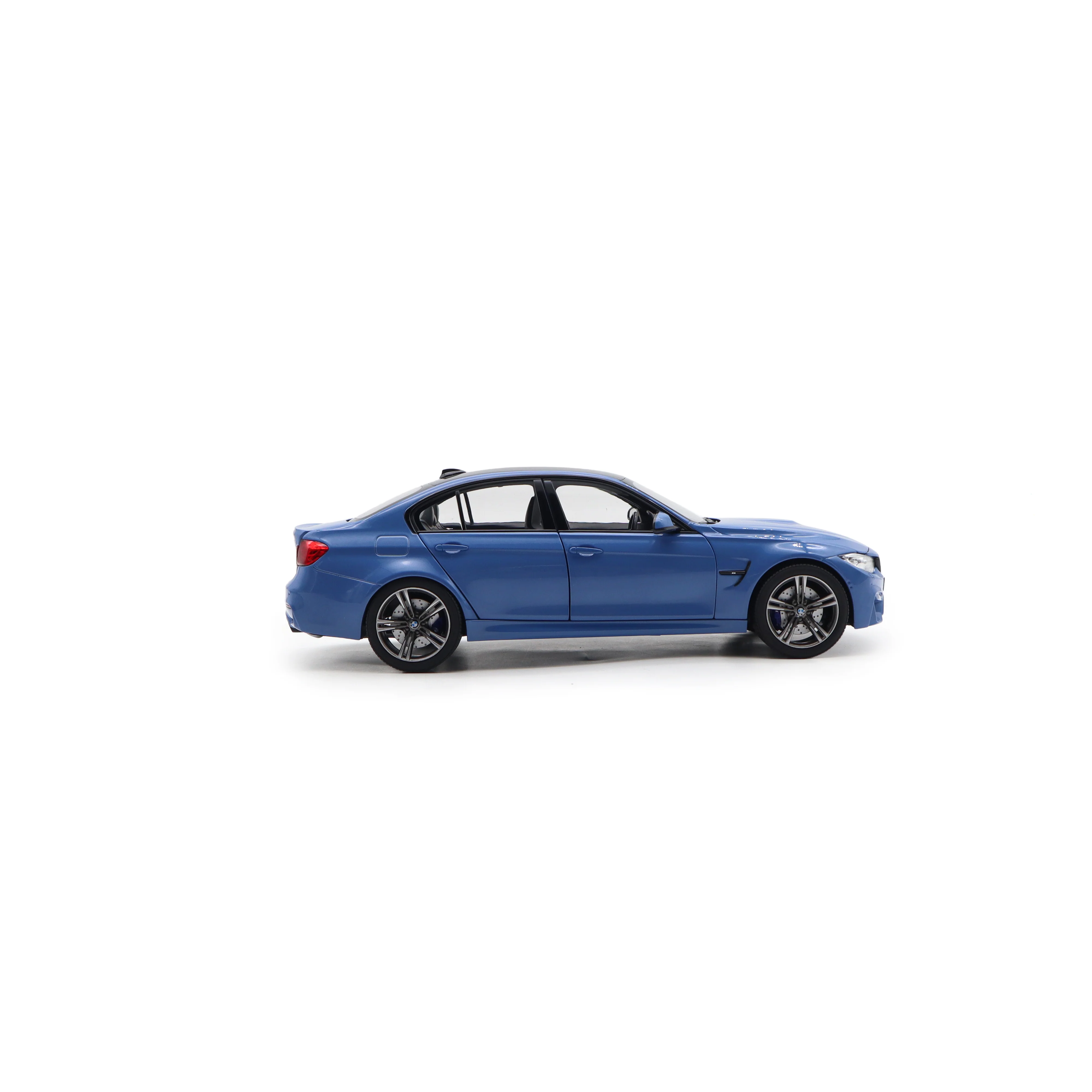 Norev 2017 BMW M3 (F80) Yas Marina Blue 1:18 - Image 10