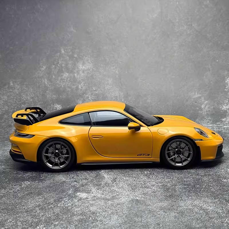 Norev 2021 Porsche 911 992 GT3 Bahama Yellow 1:18 - Image 4