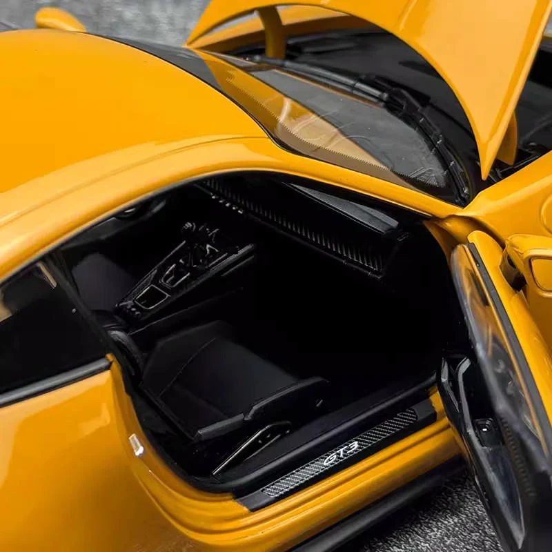 Norev 2021 Porsche 911 992 GT3 Bahama Yellow 1:18 - Image 8