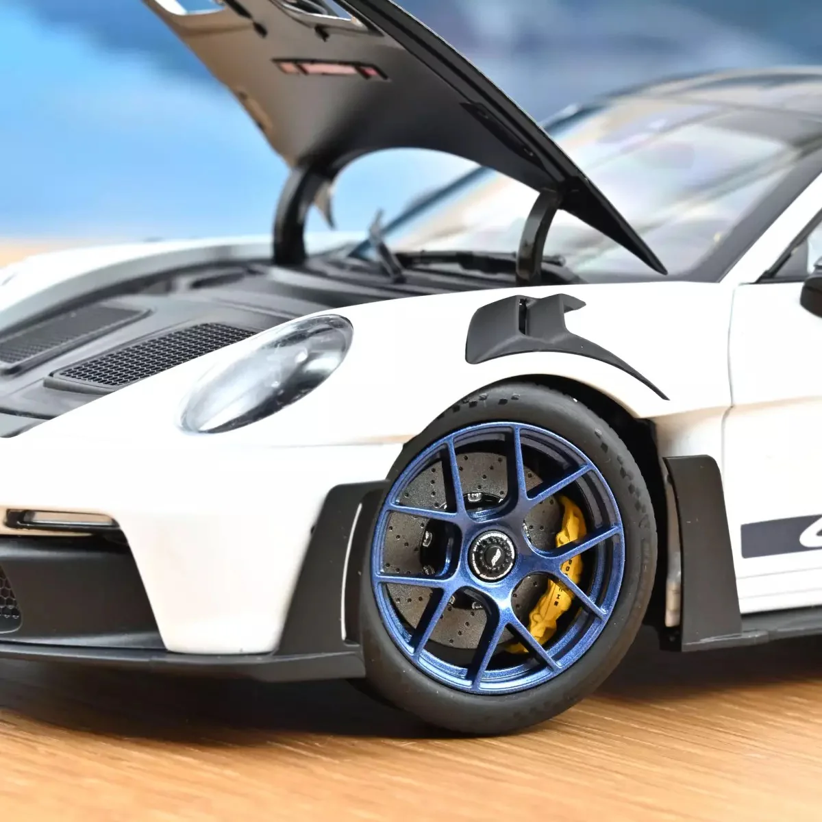 Norev 2022 Porsche 911 992 GT3 RS w/ Weissach Package White w/ Indigo Blue Wheels & Deco 1:18 - Image 10