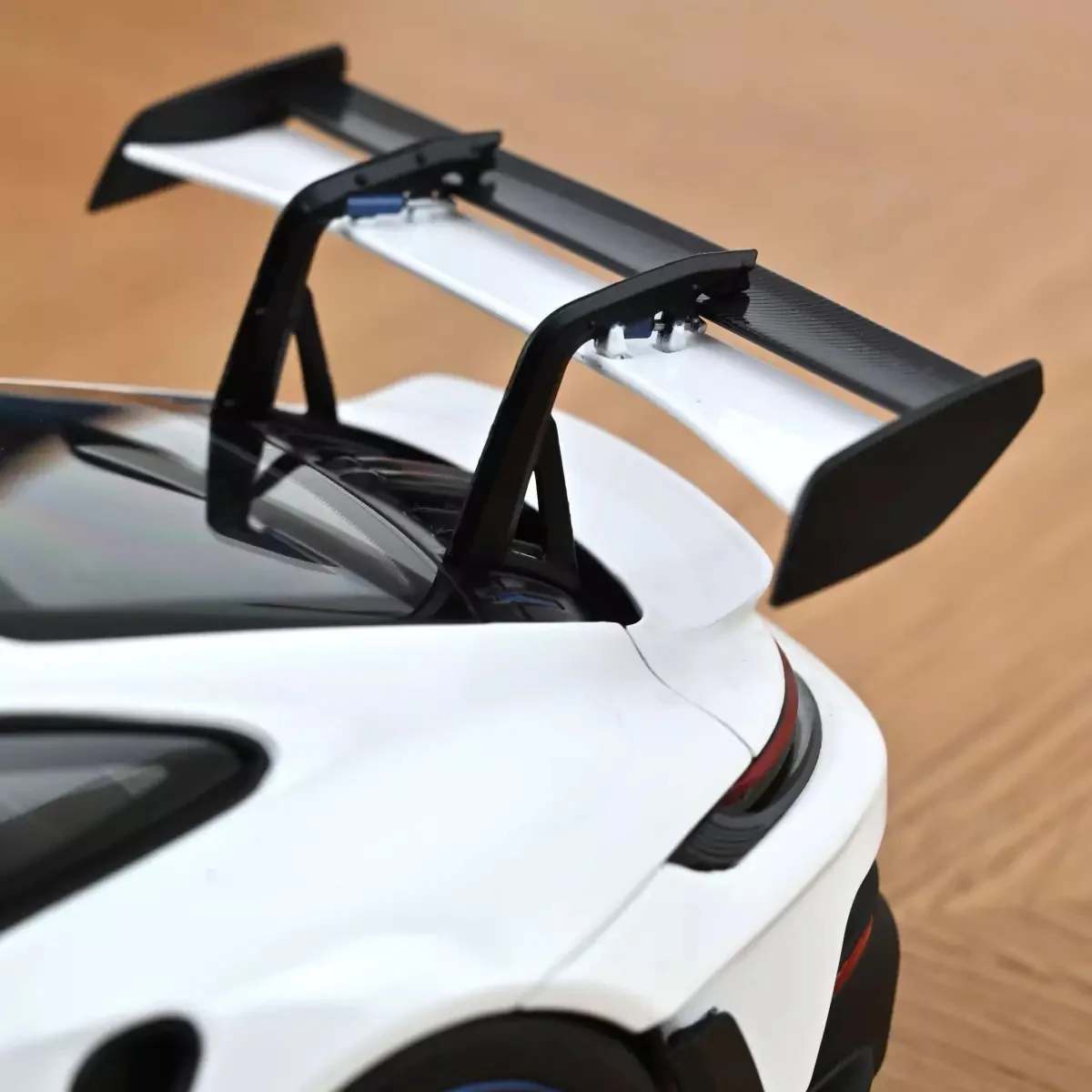 Norev 2022 Porsche 911 992 GT3 RS w/ Weissach Package White w/ Indigo Blue Wheels & Deco 1:18 - Image 13