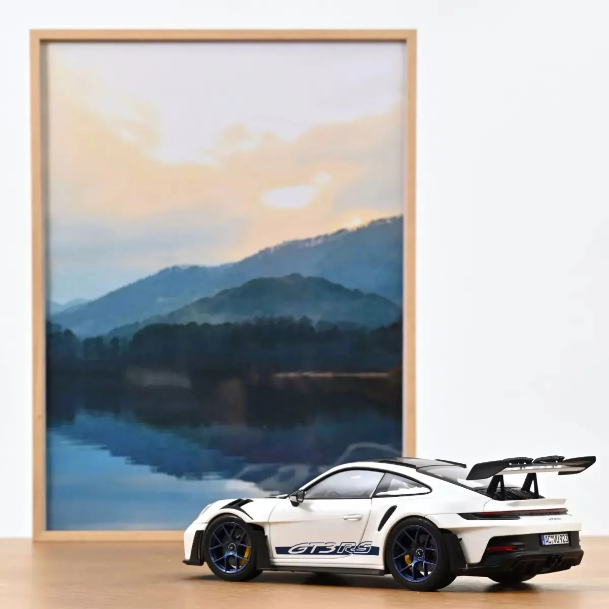 Norev 2022 Porsche 911 992 GT3 RS w/ Weissach Package White w/ Indigo Blue Wheels & Deco 1:18 - Image 9