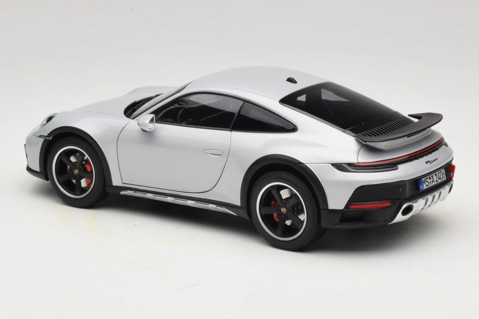 Norev 2023 Porsche 911 Dakar 992 Ice Grey Metallic 1:18 - Image 8