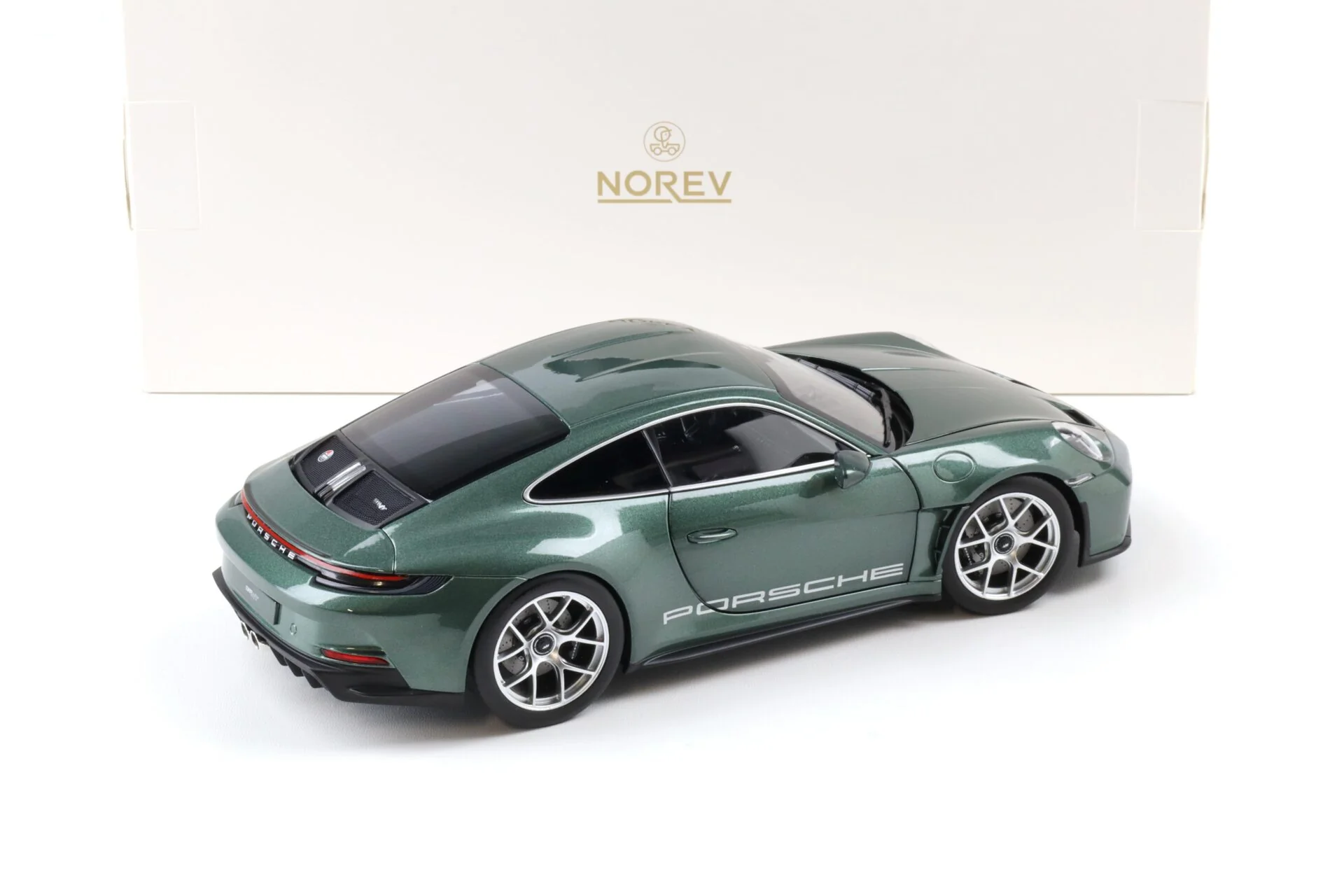 Norev 2023 Porsche 911 992 S/T Malachite Green Metallic 1:18 - Image 4