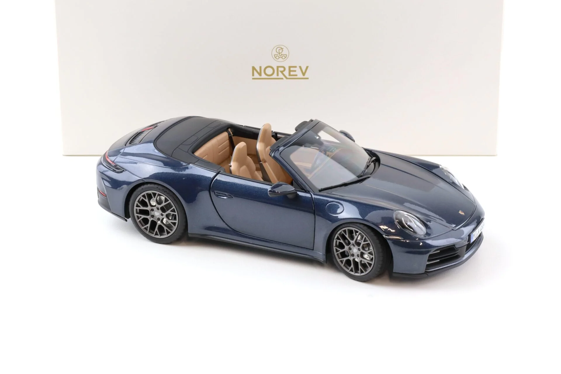 Norev 2025 Porsche 911 992.2 Carrera Cabriolet Yachting Blue Metallic 1:18 - Image 2