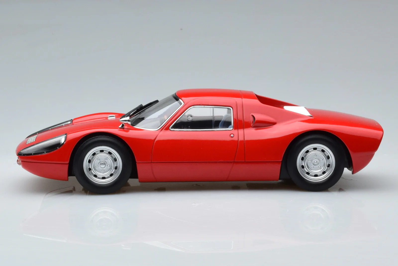 Norev 1964 Porsche 904 GTS Red 1:18 - Image 3
