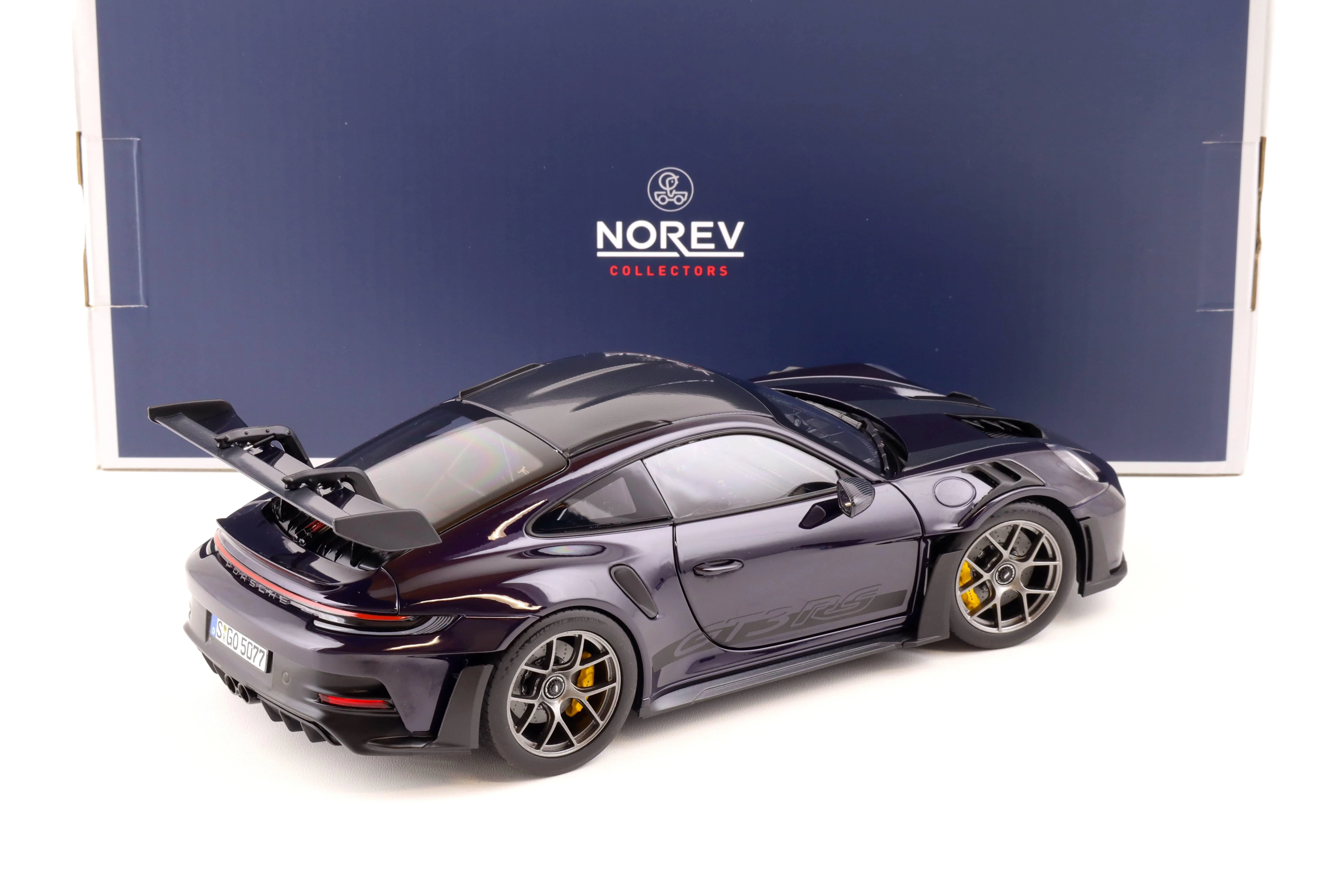 Norev Porsche 911 992 GT3 RS Weissach Pkg Viola Metallic 1:18 LIMITED - Image 3