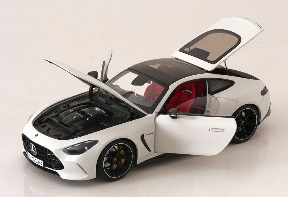 NZG 2023 Mercedes Benz AMG GT63 Coupe (C192) Opalith White 1:18 - Image 3