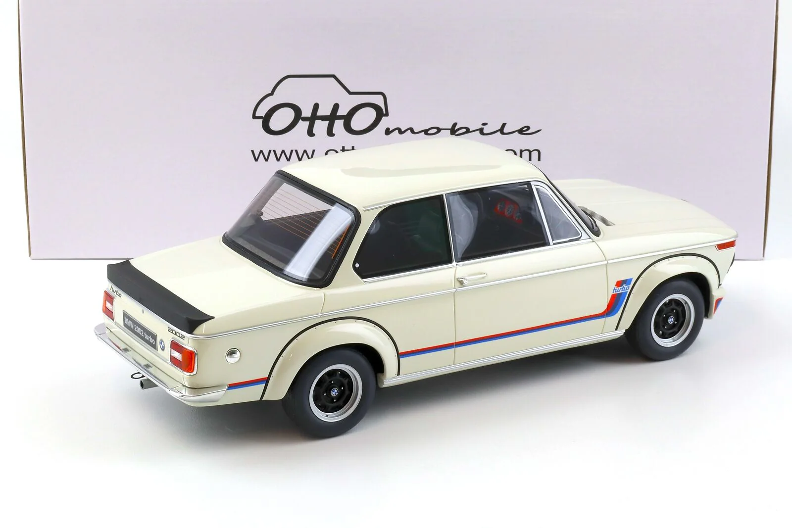 Otto 1973 BMW 2002 Turbo Chamonix White 1:12 - Image 2