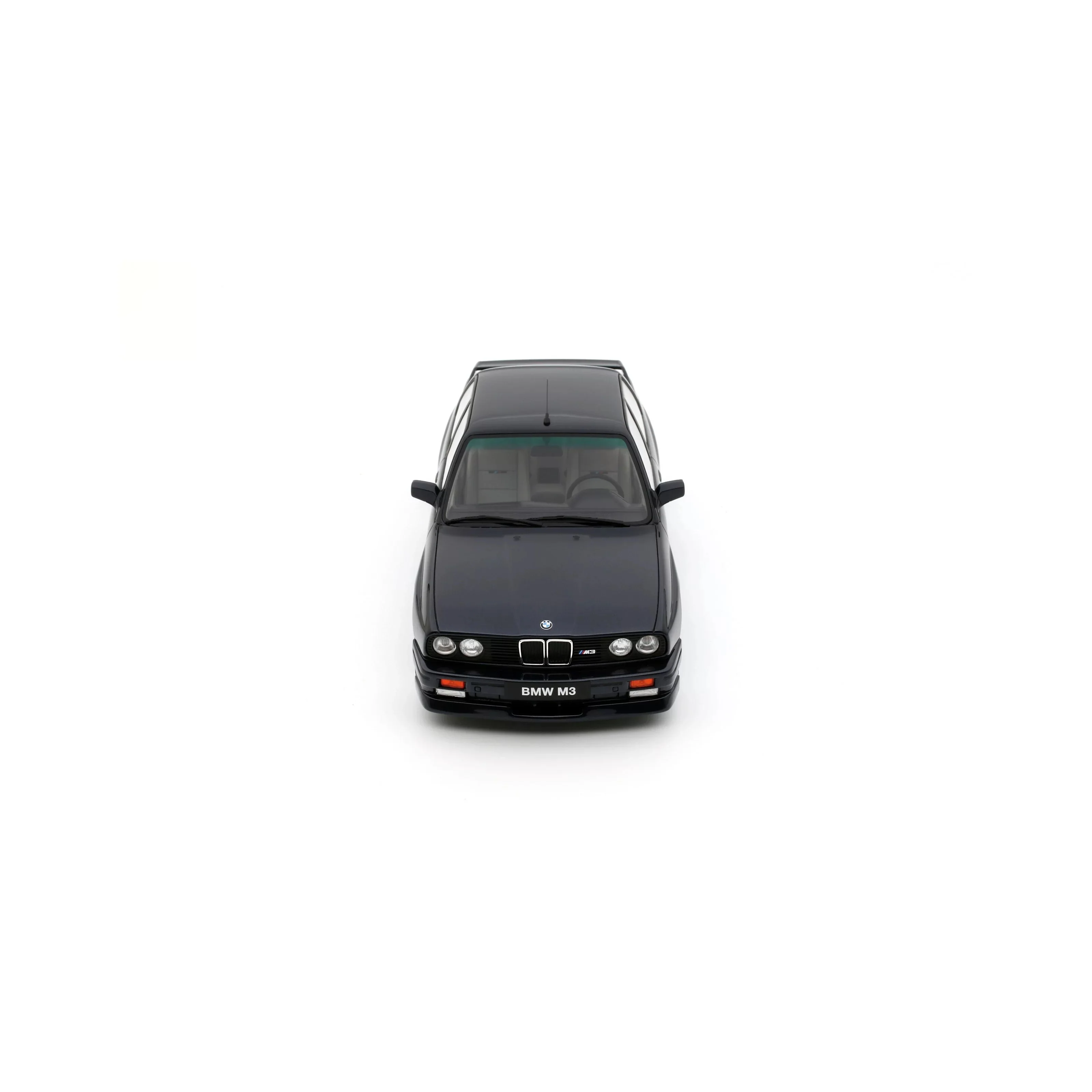 Otto 1988 BMW M3 E30 Europameister Macau Blue Metallic 1:18 - Image 11