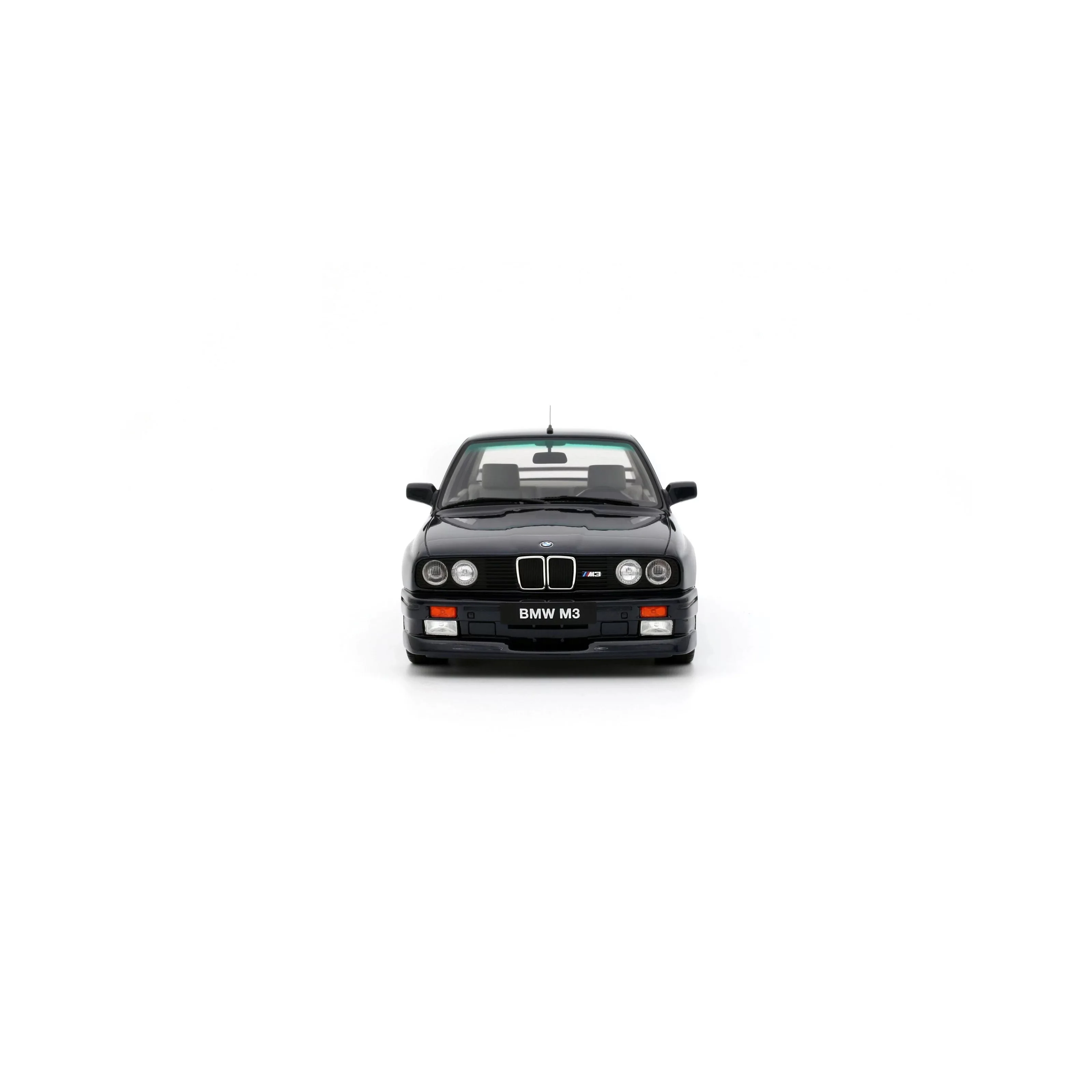 Otto 1988 BMW M3 E30 Europameister Macau Blue Metallic 1:18 - Image 7
